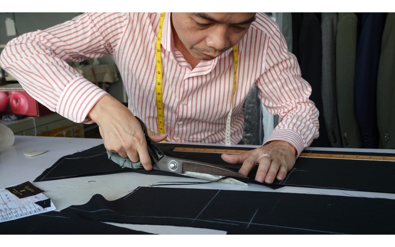 深圳西装定制，找手工西服源头工厂！